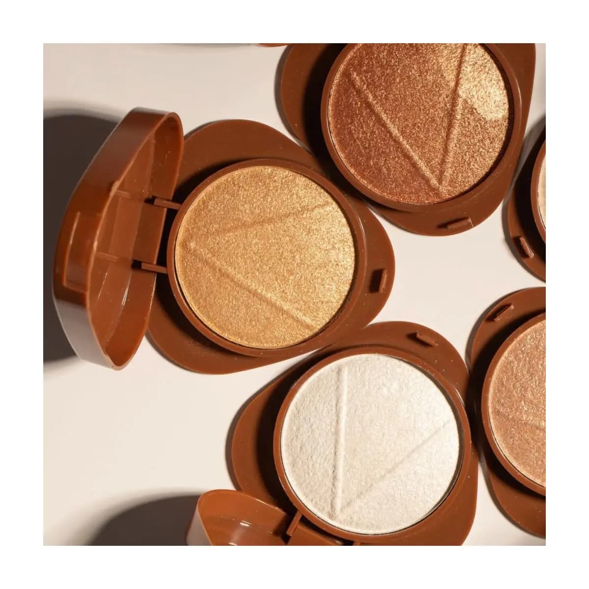 Iluminador Compacto Acetinado Baked GLASS BY RUBY ROSE