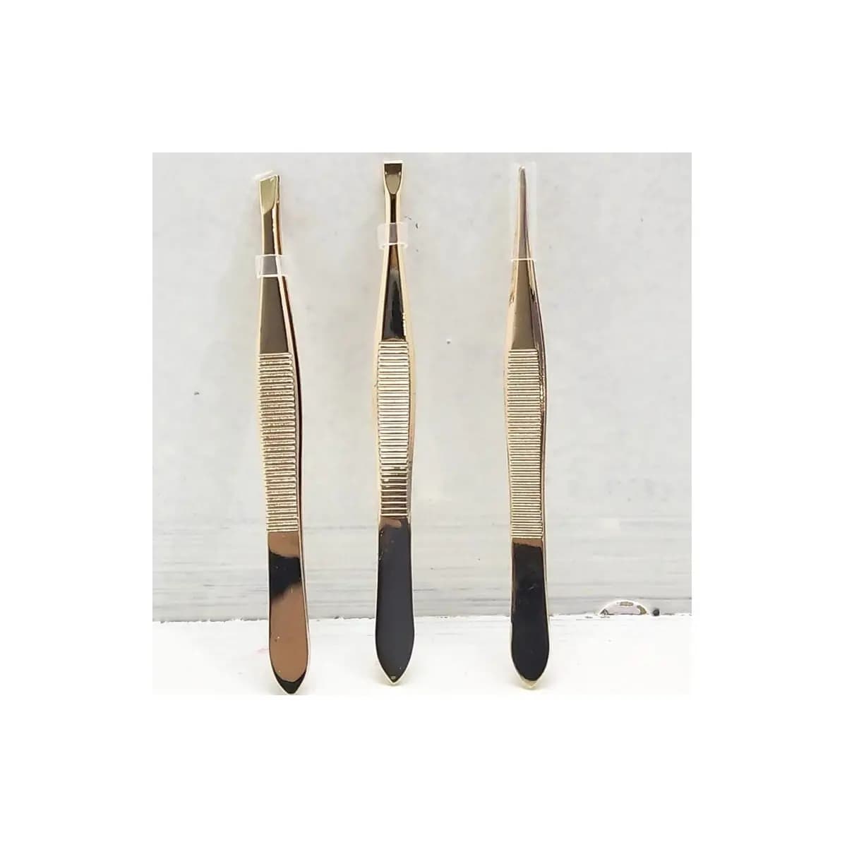 Kit 3 Pinças Profissionais em Aço Inoxidável Para Sobrancelha. Para remoção de pelos da sobrancelha